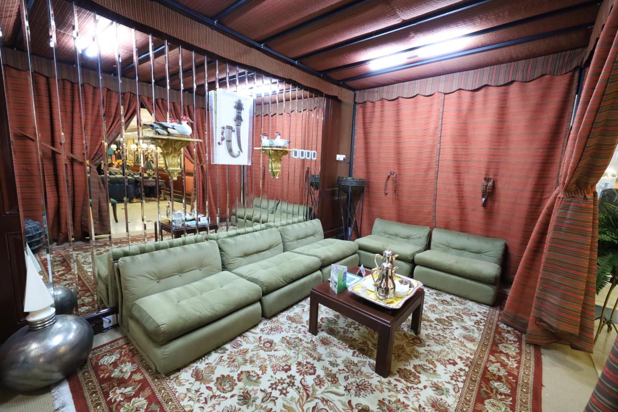 Habitat All Suites, Al Khobar Exterior foto A private room at a karaoke box