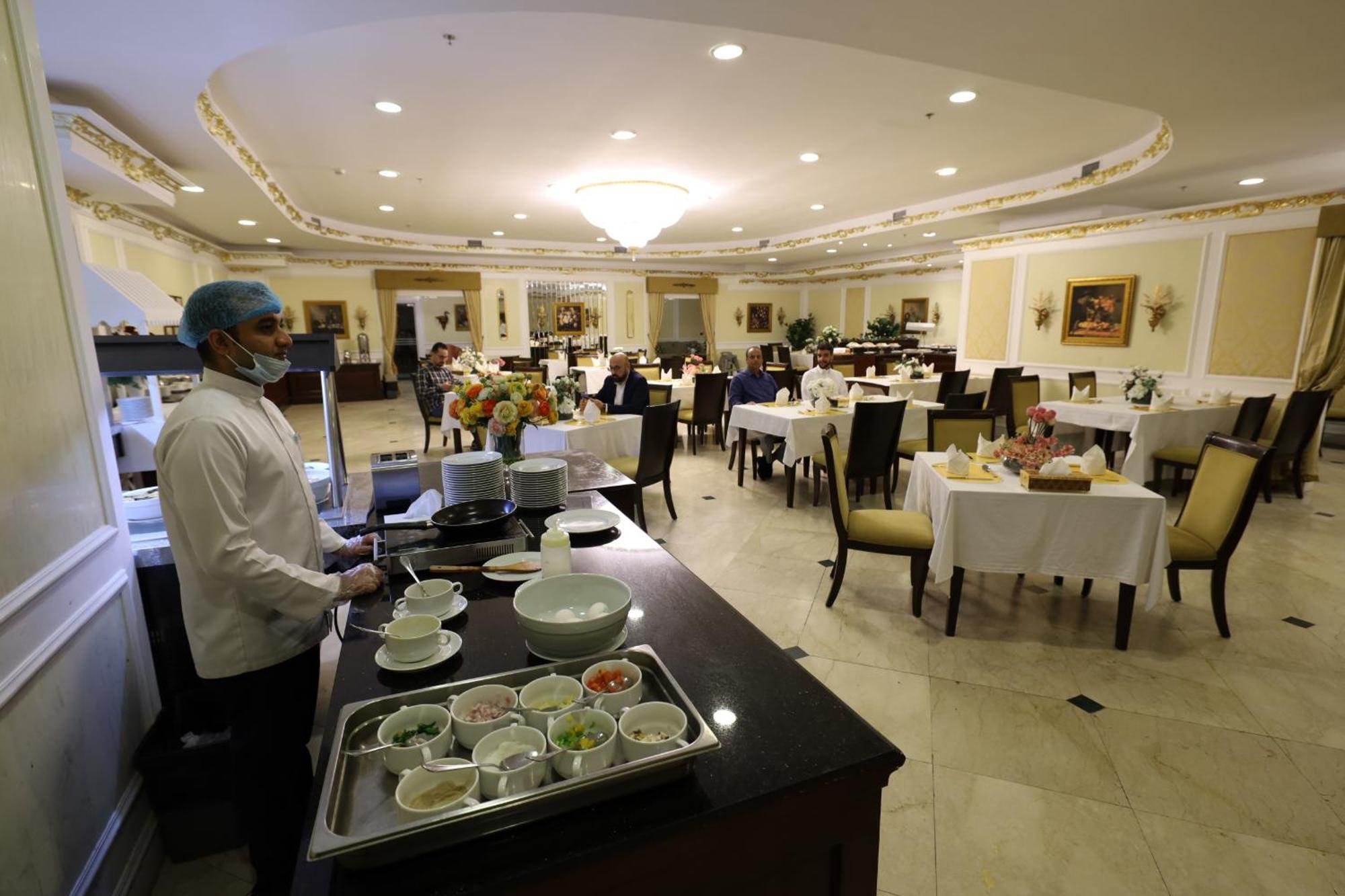 Habitat All Suites, Al Khobar Exterior foto A restaurant in a hotel